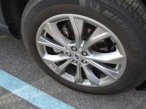 Used 2023 Ford Explorer XLT w/ Equipment Group 202A image 15