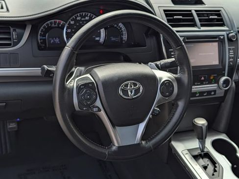Used 2014 Toyota Camry SE FWD image 15