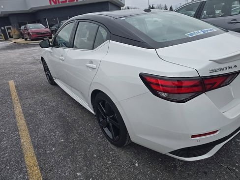 Used 2025 Nissan Sentra SR image 3