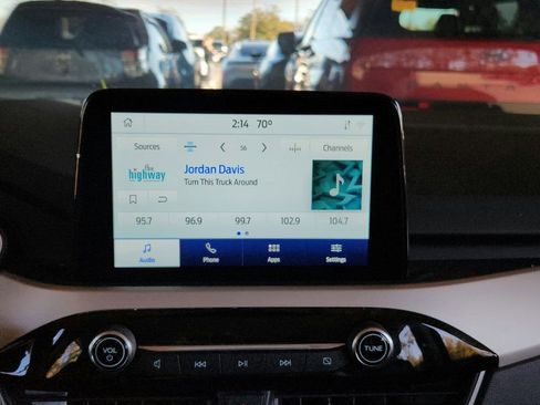 Used 2022 Ford Escape SE image 16