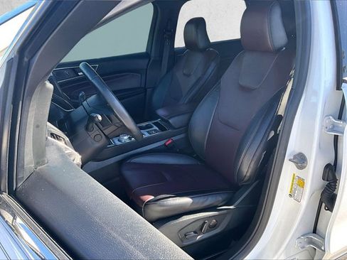 Used 2022 Ford Edge Titanium w/ Equipment Group 301A image 25