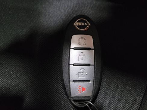 Used 2022 Nissan Pathfinder SV image 32