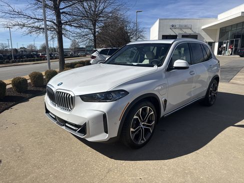 New 2026 BMW X5 xDrive50e AWD/4WD image 1
