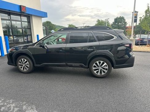 Used 2024 Subaru Outback Premium AWD/4WD image 10