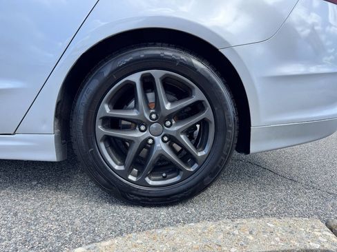 Used 2013 Ford Fusion SE FWD image 6