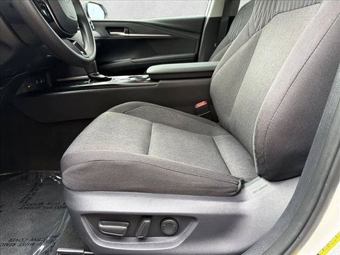 Used 2025 Toyota Camry LE w/ Convenience Package FWD image 12