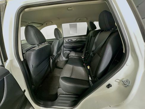Used 2017 Nissan Rogue SV FWD image 25