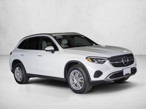 Certified 2025 Mercedes-Benz GLC 300 image 6