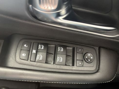 Used 2026 Chrysler Pacifica Select FWD image 11