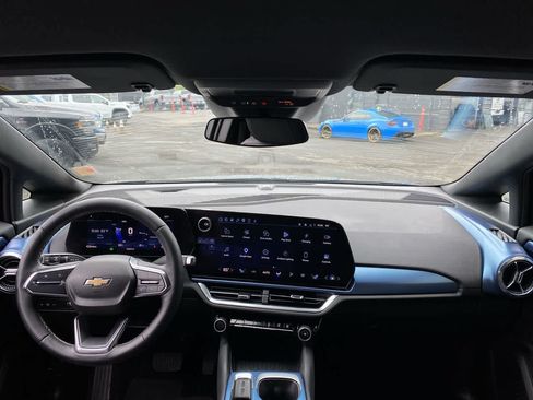 Used 2024 Chevrolet Equinox EV LT FWD image 12
