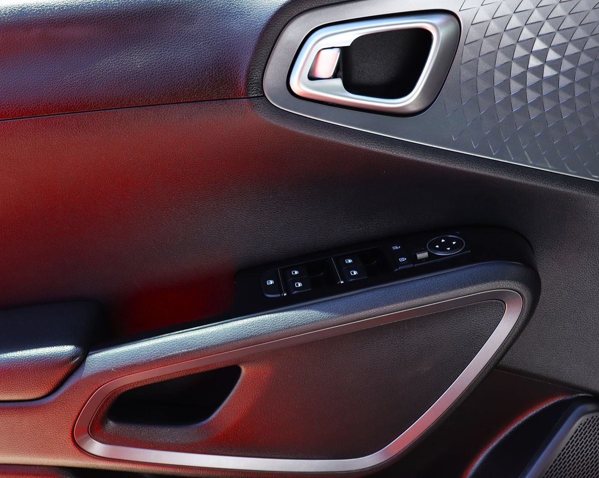 Used 2020 Kia Soul GT-Line FWD image 41