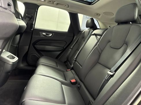 Used 2023 Volvo XC60 B5 Plus AWD/4WD image 20