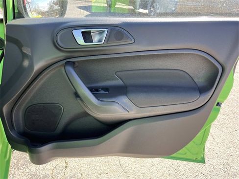 Used 2014 Ford Fiesta SE w/ Equipment Group 201A image 21