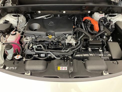 Used 2022 Toyota Venza LE AWD/4WD image 32
