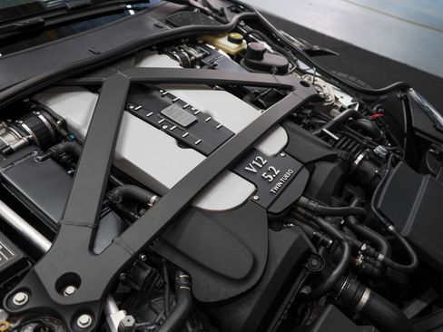 Used 2022 Aston Martin DBS Superleggera Volante RWD image 49