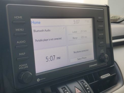 Used 2020 Toyota RAV4 XLE Premium image 27