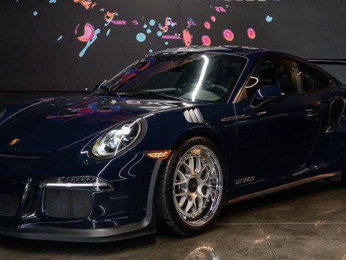 Used 2016 Porsche 911 GT3 RS w/ Sound Package Plus RWD image 2