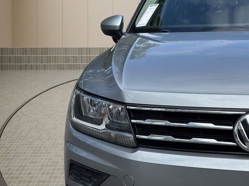 Used 2020 Volkswagen Tiguan SE image 10