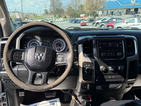 Used 2016 RAM 2500 SLT w/ Protection Group AWD/4WD image 18