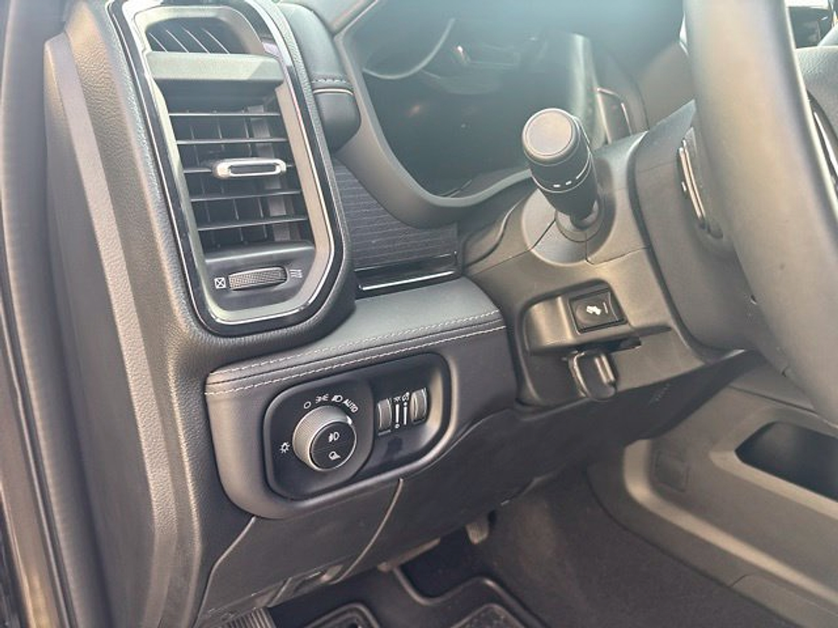 Certified 2024 RAM 2500 Limited AWD/4WD image 11