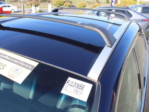 Used 2023 Toyota Venza XLE image 11