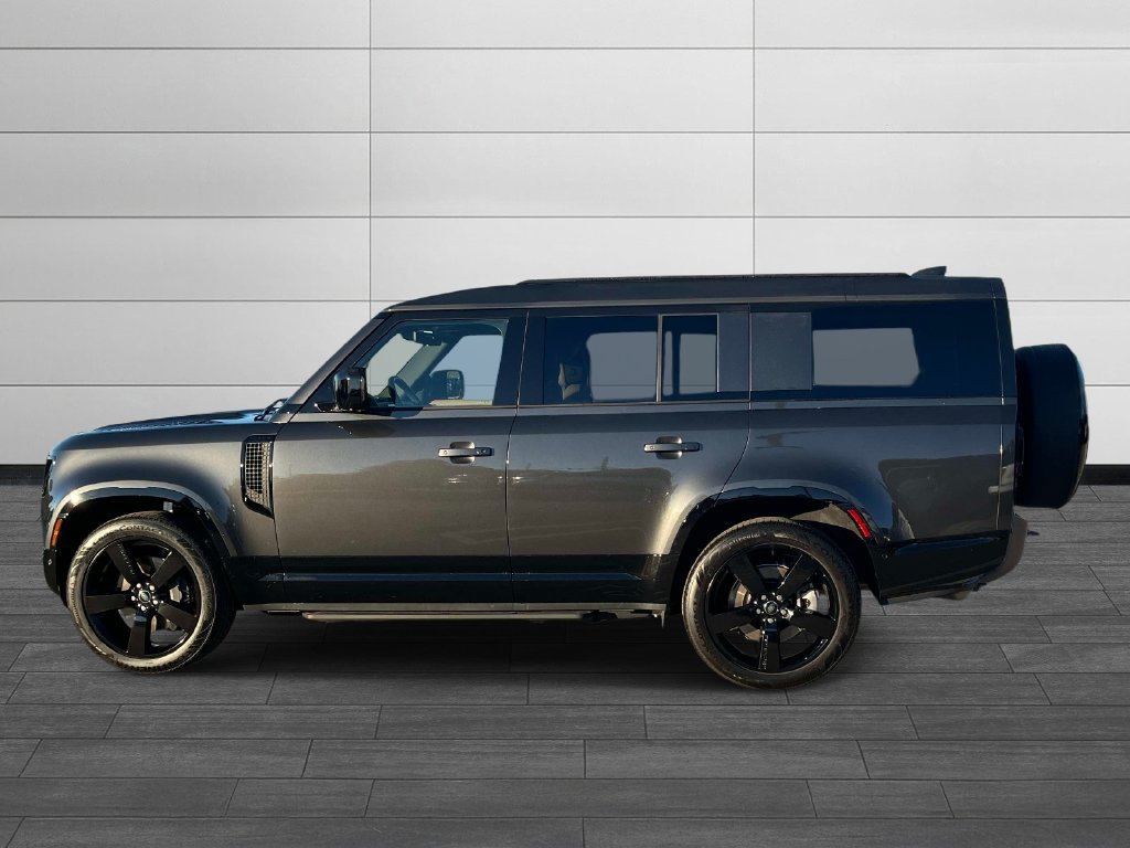Certified 2025 Land Rover Defender 130 X-Dynamic SE AWD/4WD image 2