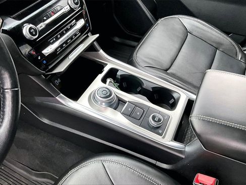 Certified 2022 Ford Explorer Limited w/ Equipment Group 301A image 16