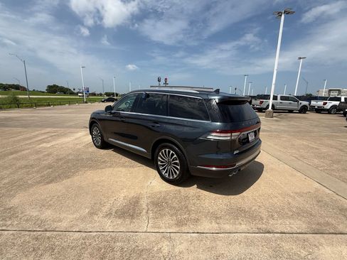 Used 2023 Lincoln Aviator Reserve w/ Elements Package Plus AWD/4WD image 7