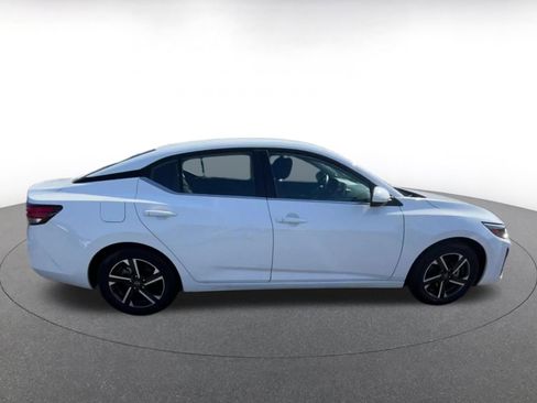 Used 2025 Nissan Sentra SV image 16