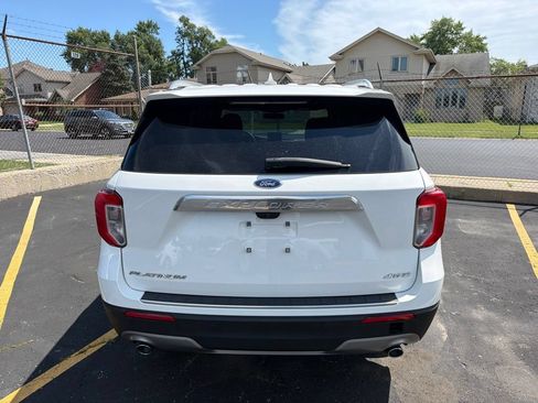 Used 2023 Ford Explorer Platinum w/ Technology Package AWD/4WD image 4