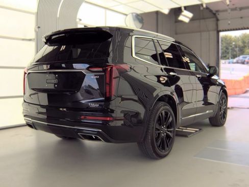 Used 2023 Cadillac XT6 Premium Luxury AWD/4WD image 7