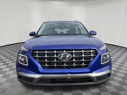 Certified 2023 Hyundai Venue Limited w/ Cargo Package image 9
