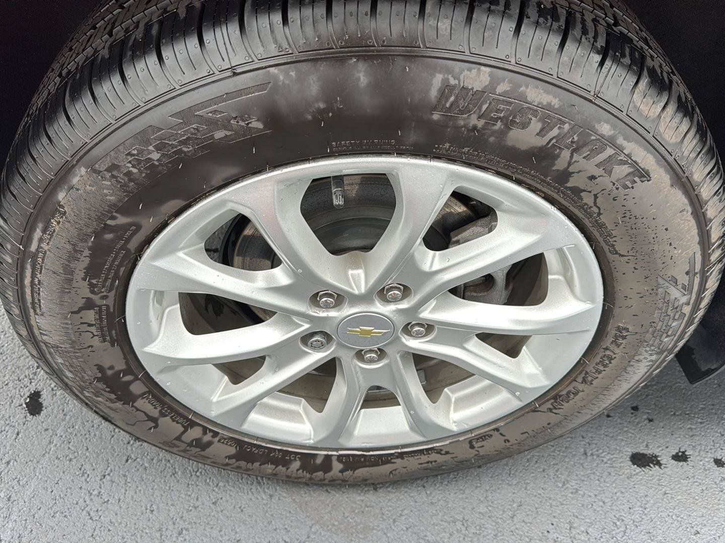 Used 2021 Chevrolet Equinox LT FWD image 11