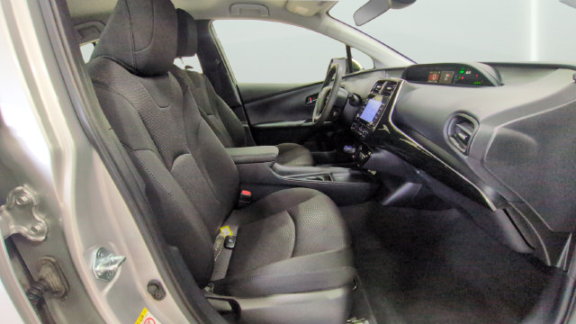 Used 2022 Toyota Prius LE AWD/4WD image 13