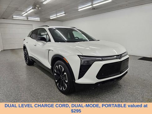 Used 2025 Chevrolet Blazer EV RS AWD/4WD image 3