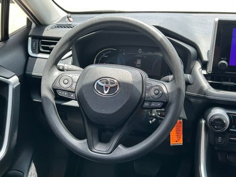 Used 2025 Toyota RAV4 LE AWD/4WD image 35