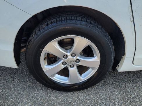 Used 2014 Toyota Sienna L FWD image 24