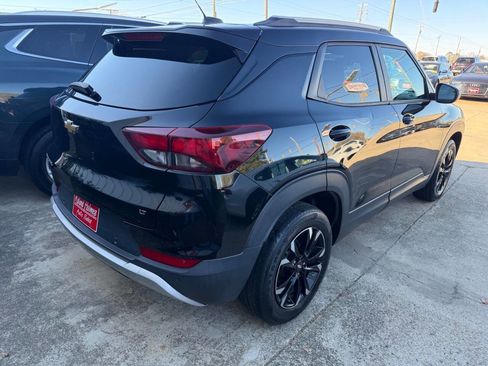 Used 2021 Chevrolet TrailBlazer LT w/ Sun and Liftgate Package image 5