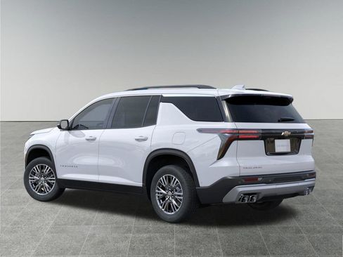 New 2026 Chevrolet Traverse LT FWD image 3
