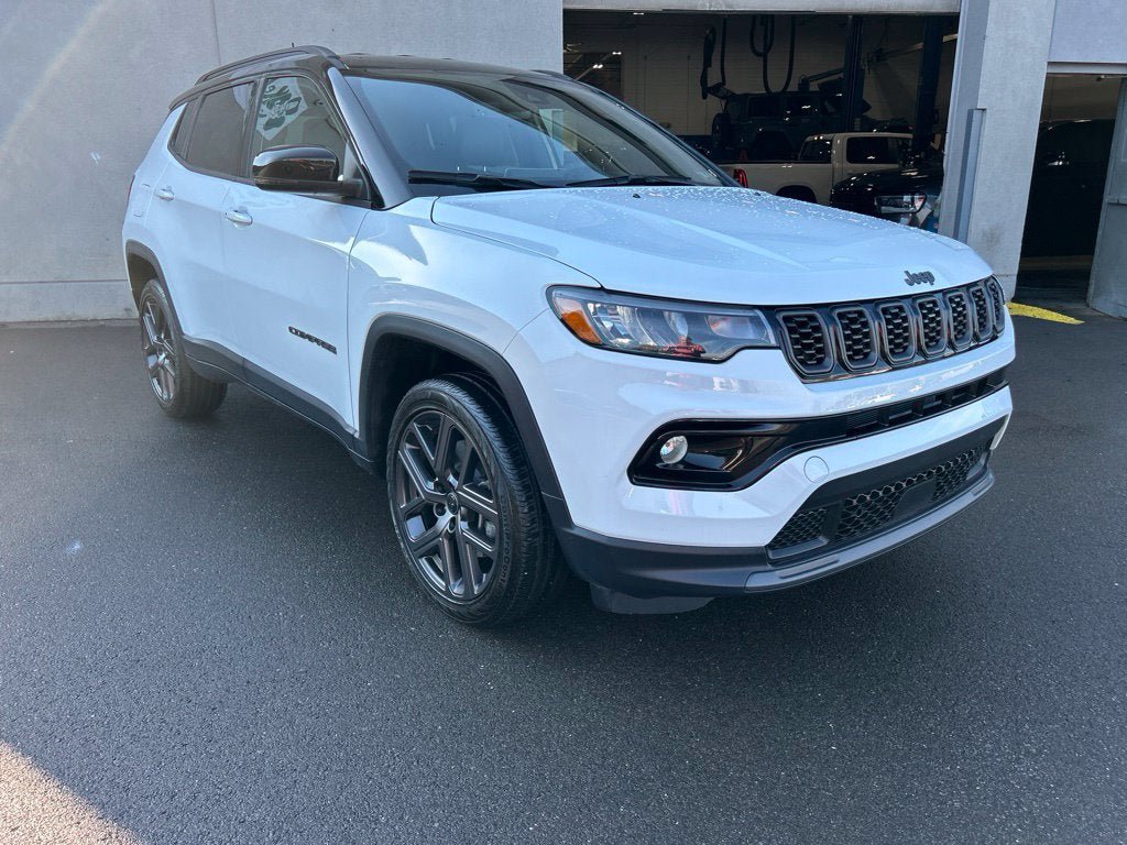 Used 2026 Jeep Compass Limited AWD/4WD image 9