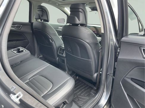 Used 2024 Kia Sportage SX Prestige image 19