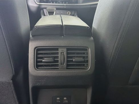 Used 2023 Nissan Rogue SV FWD image 25