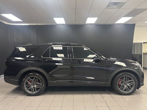 Used 2025 Ford Explorer ST w/ Sun And Sound Package image 2