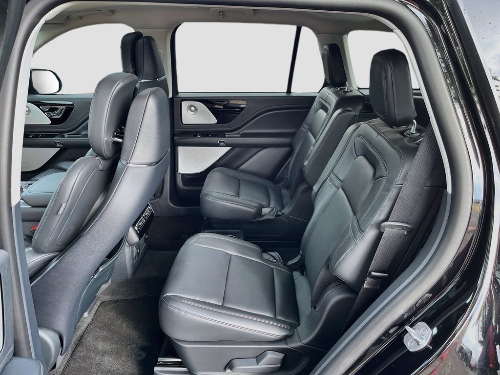 Used 2026 Lincoln Aviator Reserve AWD/4WD image 26