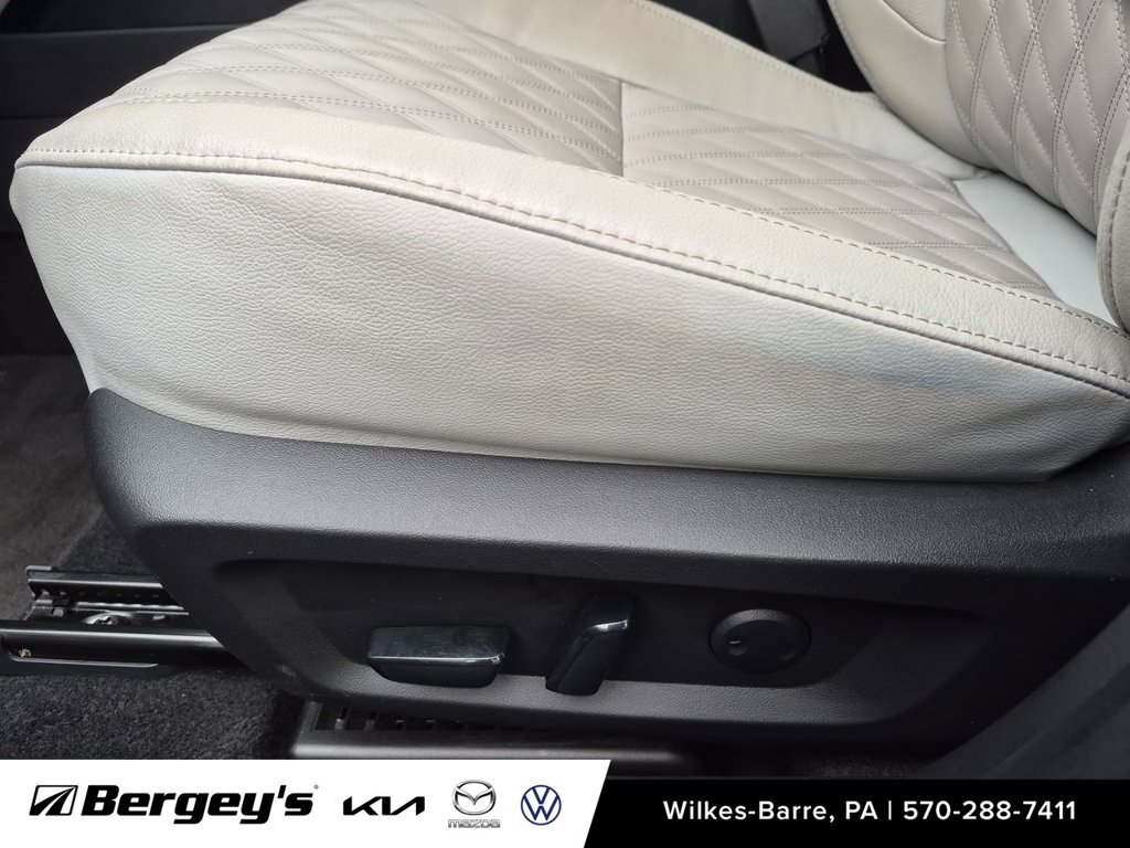 Used 2023 Mitsubishi Outlander SEL AWD/4WD image 13