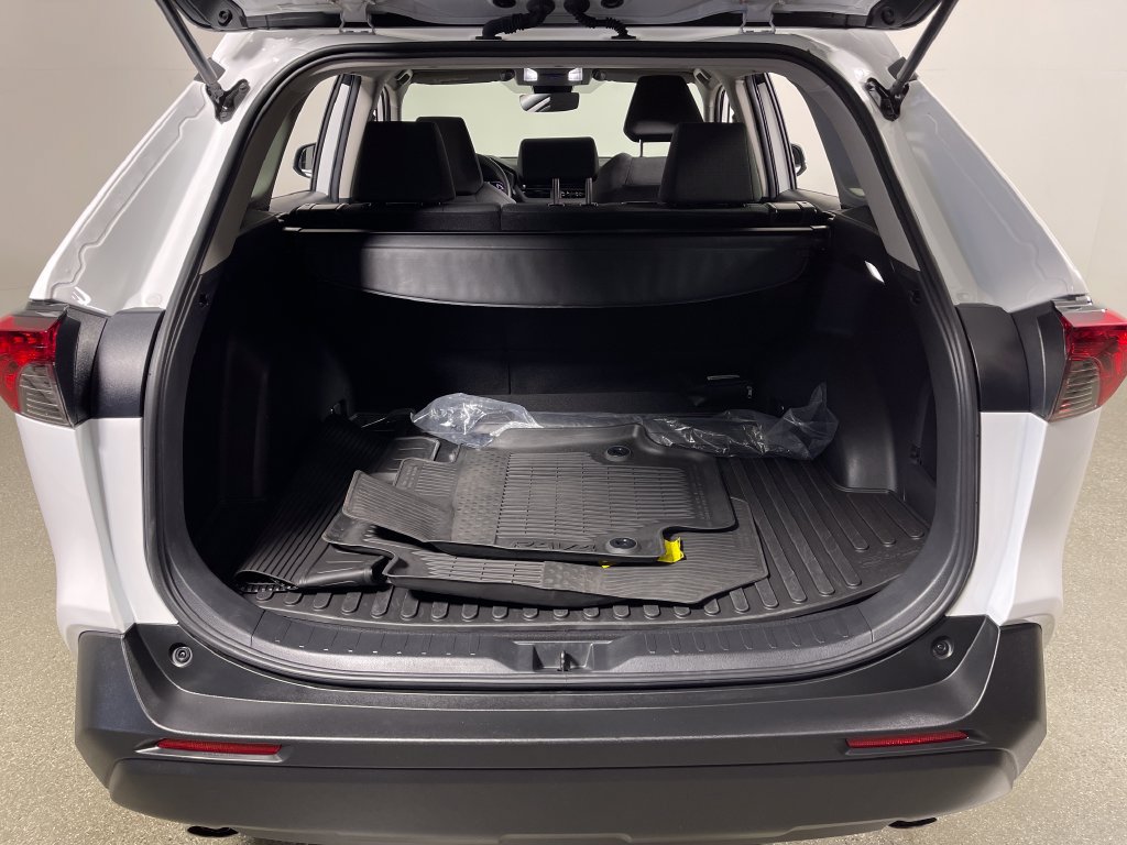 Certified 2024 Toyota RAV4 XLE FWD image 10