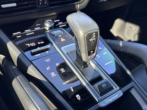 Used 2020 Porsche Cayenne S image 26