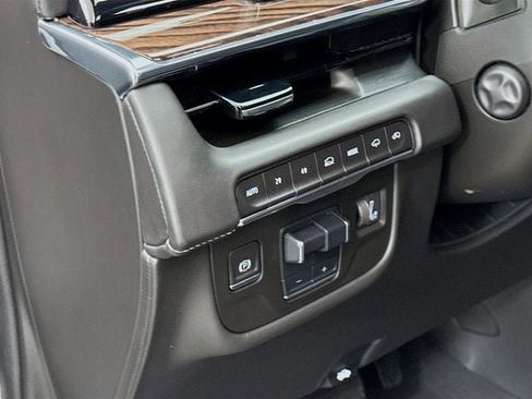 Used 2021 Cadillac Escalade ESV Sport Platinum image 12