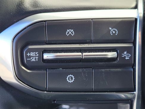 Used 2025 GMC Acadia Elevation image 24