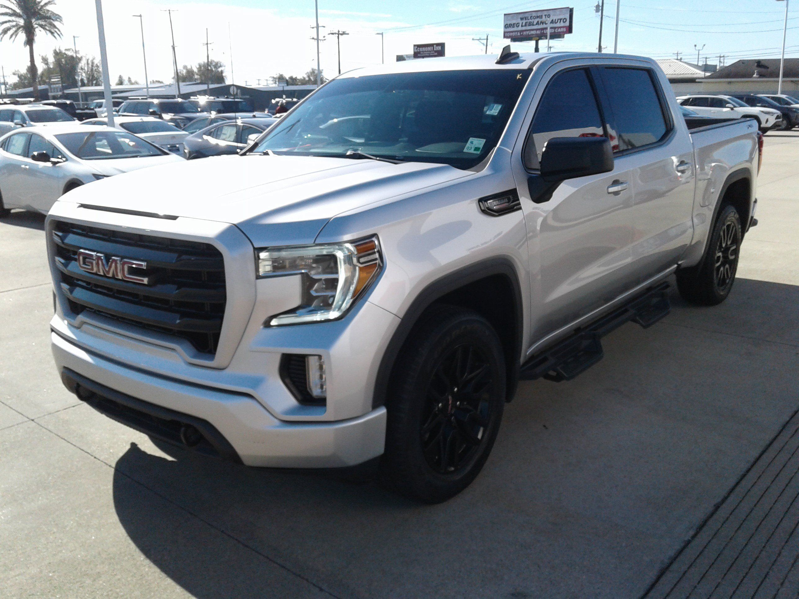 Used 2021 GMC Sierra 1500 Elevation w/ X31 Off-Road Package AWD/4WD image 3